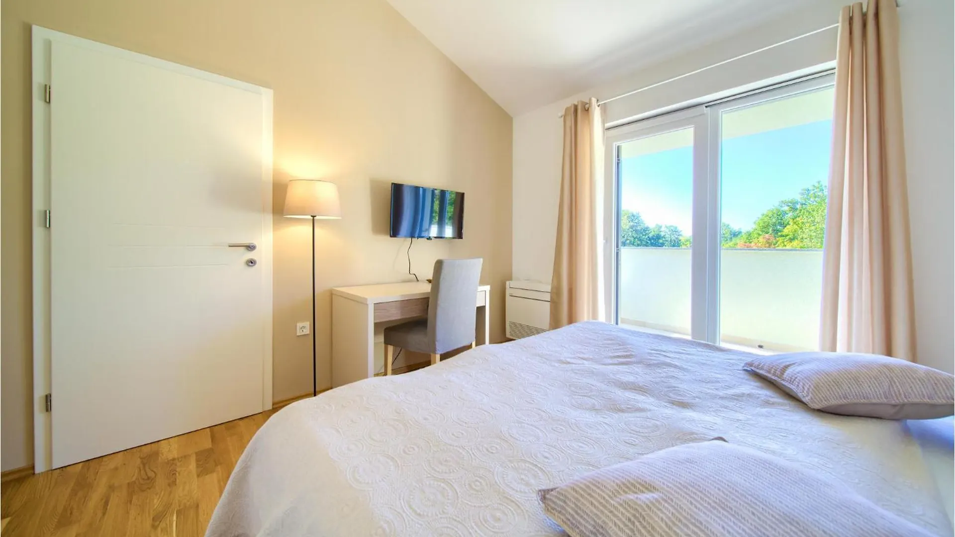 Nice Home In Risika With House A Panoramic View Vrbnik  0*, Vrbnik (Primorje-Gorski Kotar) Croatia